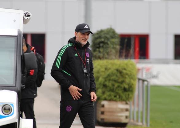 Munich, Germany 07 May 2024 Football, men, 2023 2024 season, FC Bayern Munich, Säbener Strasse, training ground, final training session, Champions League Thomas Tuchel, coach FC Bayern Munich head, upper body on the way to the training ground, smile, grin