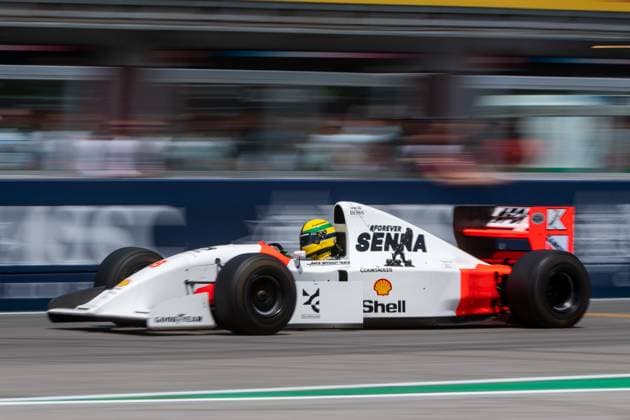 Sebastian Vettel Germany, racing driver drives demo laps in the 1993 McLaren MP 4 8 in memory of Ayrton Senna, who died in 1994 Brazil , ITA, Formula 1 World Championship, Grand Prix Emilia Romagna Imola, Autodromo Enzo e Dino Ferrari, Race, 19 05 2024 ITA, Formula 1 World Championship, Grand Prix Emilia Romagna Imola, Autodromo Enzo e Dino Ferrari, Race, 19 05 2024 Imola Copyright: xEibner-Pressefoto Memmlerx EP_MMR