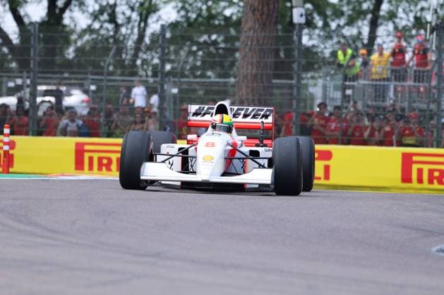 Sebastian Vettel in Ayrton Sennas MP 4 8, ITA, Formula 1 World Championship, Grand Prix Emilia Romagna Imola, Autodromo Enzo e Dino Ferrari, Media Day, 19 05 2024 ITA, Formula 1 World Championship, Grand Prix Emilia Romagna Imola, Autodromo Enzo e Dino Ferrari, Media Day, 19 05 2024 Imola Copyright: xEibner-Pressefoto AnnikaxGrafx EP_AGF