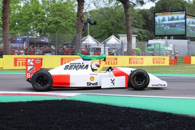 Sebastian Vettel in Ayrton Sennas MP 4 8, ITA, Formula 1 World Championship, Grand Prix Emilia Romagna Imola, Autodromo Enzo e Dino Ferrari, Media Day, 19 05 2024 ITA, Formula 1 World Championship, Grand Prix Emilia Romagna Imola, Autodromo Enzo e Dino Ferrari, Media Day, 19 05 2024 Imola Copyright: xEibner-Pressefoto AnnikaxGrafx EP_AGF