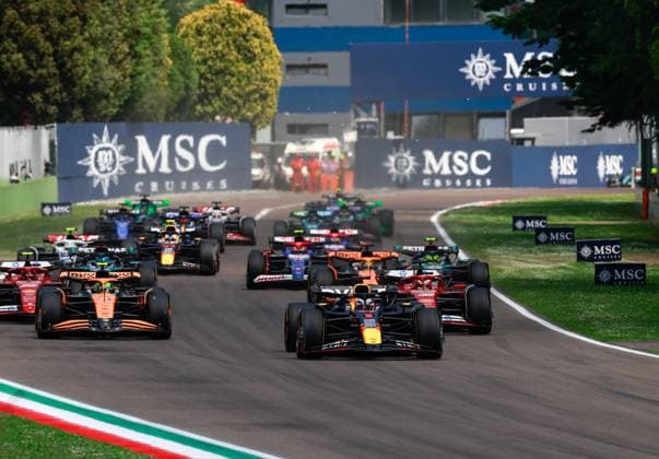 Start, 1 Max Verstappen NLD, Oracle Red Bull Racing , 4 Lando Norris GBR, McLaren Formula 1 Team , 55 Carlos Sainz ESP, Scuderia Ferrari HP , 16 Charles Leclerc MCO, Scuderia Ferrari HP , F1 Grand Prix of Emilia Romagna at Autodromo Internazionale Enzo e Dino Ferrari on May 19, 2024 in Imola, Italy Photo by HOCH ZWEI Imola Italy