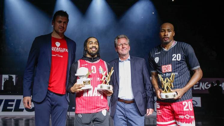 In the picture from left sports manager Kreso Loncar Wuerzburg Baskets , The injured Otis Livingston II Wuerzburg Baskets, 0 , Offensive Player of the year, MVP, most valuable player, OPOTY, BBL Managing Director Stefan Holz and Javon Bess Wuerzburg Baskets, 20 , Defensive Player of the year, DPOTY 22 05 2024, Wuerzburg Baskets vs ratiopharm Ulm, easyCredit BBL, Playoffs Game 3, Germany, Wuerzburg, tectake Arena, Copyright: HMBxMedia xJulienxBecker