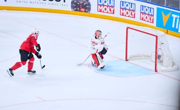 Sven Andrighetto SUI 85 scores, shoots goal , Tor, Treffer, Torschuss, against Jordan Binnington CAN 50 and celebrates the decision in the penalty shootout of the semi final match CANADA - SWITZERLAND of the IIHF Ice hockey, Eishockey World Championship, WM, Weltmeisterschaft in Prague, Czechia, May 25, 2024, Season 2023 2024