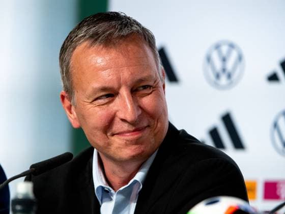 Jens Kramer CDU, Buergermeister Blankenhain , GER, Press conference DFB Fussball Herren Nationalmannschaft Deutschland, Trainingslager Blankenhain, UEFA Fussball Europameisterschaft 2024, 27 05 2024 DFB regulations prohibit any use of photographs as image sequences and or quasi video GER, Press conference DFB Fussball Herren Nationalmannschaft Deutschland, Trainingslager Blankenhain, UEFA Fussball Europameisterschaft 2024, 27 05 2024 Blankenhain Copyright: xEibner-Pressefoto Memmlerx EP_MMR