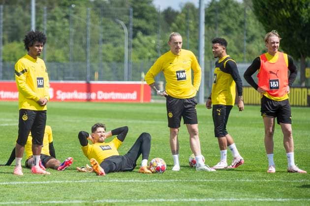 Training Borussia Dortmund, 28 05 2024 Karim Adeyemi Borussia Dortmund, 27 , Gregor Kobel Borussia Dortmund, 1 , Marius Wolf Borussia Dortmund, 17 , Jadon Sancho Borussia Dortmund, 10 , Julian Brandt Borussia Dortmund, 19 Training session of Borussia Dortmund on 28 05 2024 before the UEFA Champions League final against Real Madrid, training ground Hohenbuschei, Dortmund DFL regulations prohibit any use of photographs as image sequences and or quasi video Copyright: xBEAUTIFULxSPORTS Meuselx
