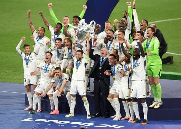 Real Madrid lift the Champions League trophy Borussia Dortmund v Real Madrid, UEFA Champions League, Final, Football, Wembley Stadium, London, UK - 01 June 2024 EDITORIAL USE ONLY No use with unauthorised audio, video, data, fixture lists, club league logos or live services. Online in-match use limited to 120 images, no video emulation. No use in betting, games or single club league player publications. Copyright: xPaulxCurrie Shutterstockx 14516316fd