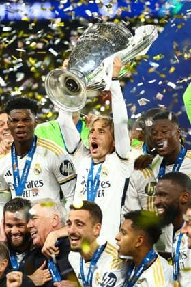 Luka Modric of Real Madrid lifts the Champions League trophy Borussia Dortmund v Real Madrid, UEFA Champions League, Final, Football, Wembley Stadium, London, UK - 01 June 2024 EDITORIAL USE ONLY No use with unauthorised audio, video, data, fixture lists, club league logos or live services. Online in-match use limited to 120 images, no video emulation. No use in betting, games or single club league player publications. Copyright: xKieranxMcManus Shutterstockx 14516313dn