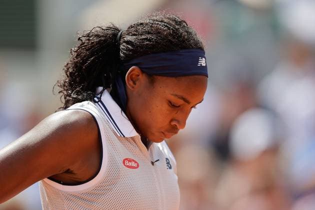 06 06 2024, Tennis, French Open 2024 Roland Garros, FRA, Paris, Women™s Singles Court Philippe Chatrier SEMIFINALS Iga Swiatek POL Coco Gauff USA picture from left , Coco Gauff USA disappointed, disappointed looking, dissapointed, sad, frustrated, frustrated, frustrated Copyright: HMBxMedia AntonioxBorga