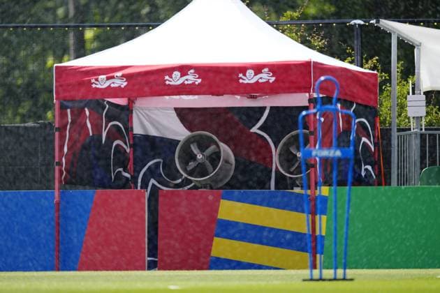 England players cooling down tent England Training Session and press conference, PK, Pressekonferenz UEFA European Championship, EM, Europameisterschaft 2024, Group C, Football, Spa & Golf Resort Weimarer Land, Blankenhain, Germany, 13 Jun 2024 EDITORIAL USE ONLY No use with unauthorised audio, video, data, fixture lists, club league logos or live services. Online in-match use limited to 120 images, no video emulation. No use in betting, games or single club league player publications. Copyright: xDavexShopland Shutterstockx 14523765r