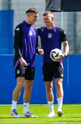 Nico Schlotterbeck Germany, 15 and Toni Kroos Germany , 08 , GER, Final training MD 1, Mens national team ahead of Germany vs Scotland, UEFA European Championship 2024, Football, Herzogenaurach, 13 06 2024 GER, Final training MD 1, Mens national team ahead of Germany vs Scotland, UEFA European Championship 2024, Football, Herzogenaurach, 13 06 2024 Herzogenaurach Copyright: xEibner-Pressefoto FlorianxWieganx EP_FWD