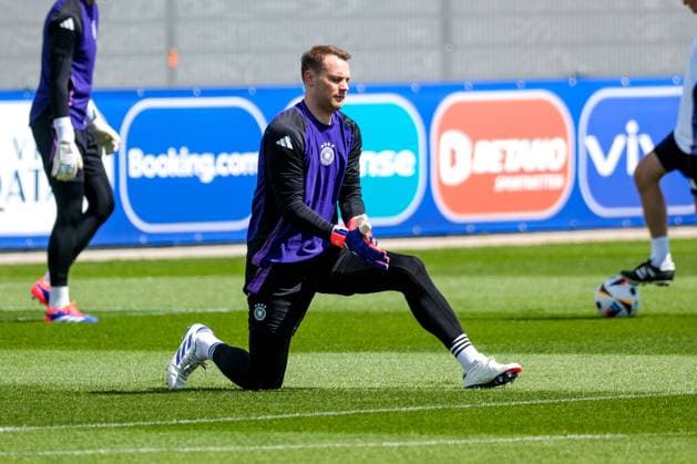 Manuel Neuer Germany , 01 warming up, GER, Final training MD 1, Mens national team ahead of Germany vs Scotland, UEFA European Championship 2024, Football, Herzogenaurach, 13 06 2024 GER, Final training MD 1, Mens national team ahead of Germany vs Scotland, UEFA European Championship 2024, Football, Herzogenaurach, 13 06 2024 Herzogenaurach Copyright: xEibner-Pressefoto FlorianxWieganx EP_FWD