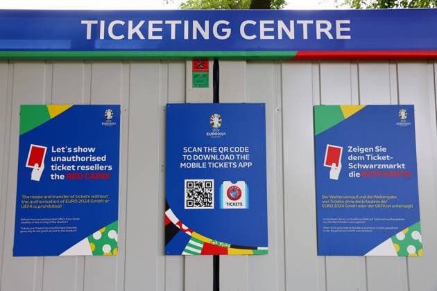 A signage at the Ticketing Centre warning of an unauthorised ticket sellers UEFA European Championship, EM, Europameisterschaft 2024 Previews, Football, Cologne, Germany, 13 Jun 2024 EDITORIAL USE ONLY No use with unauthorised audio, video, data, fixture lists, club league logos or live services. Online in-match use limited to 120 images, no video emulation. No use in betting, games or single club league player publications. Copyright: xMichaelxZemanek Shutterstockx 14537875n