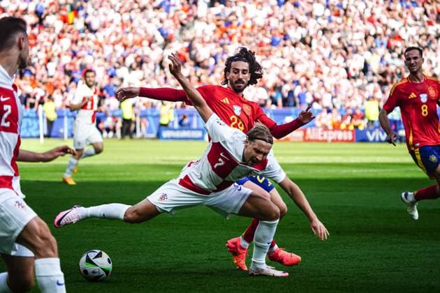 Lovro Majer Croatia, 07 , Marc Cucurella Spain, 24 GER, Spain vs Croatia, European Football Championship, UEFA Euro 2024, Group B, Matchday 1, 15 06 2024 GER, Spain vs Croatia, European Football Championship, UEFA Euro 2024, Group B, Matchday 1, 15 06 2024 Berlin Copyright: xEibner-Pressefoto MarcelxvonxFehrnx EP_MFN