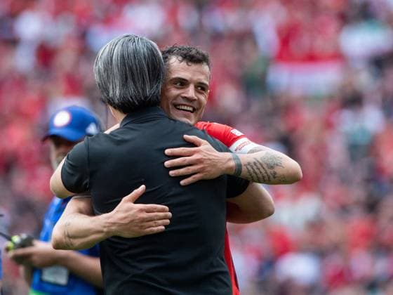 Granit Xhaka Switzerland, 10 , Murat Yakin Switzerland, coaches celebrate victory and hug each other, GER, Hungary HUN vs Switzerland SUI , European Football Championship, UEFA EURO 2024, Group A, Matchday 1, 15 06 2024 GER, Hungary HUN vs Switzerland SUI , European Football Championship, UEFA EURO 2024, Group A, Matchday 1, 15 06 2024 Cologne Copyright: xEibner-Pressefoto Memmlerx EP_MMR