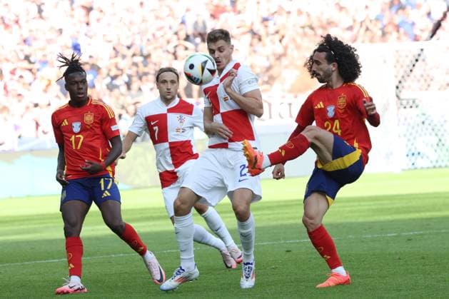 DEU, GER, Euro 2024, Group B, ESP vs CRO, 15 06 2024, Berliner Olympiastadion, Berlin, DEU, GER, Euro 2024, Group B, ESP vs CRO, pictured Marc Cucurella Spain 24 , Nico Williams Spain 17 , Josip Stanisic Croatia 2 , Lovro Majer Croatia 7 Photo Juergen Engler nordphoto GmbH nordphotoxGmbHx xEngler nph00076
