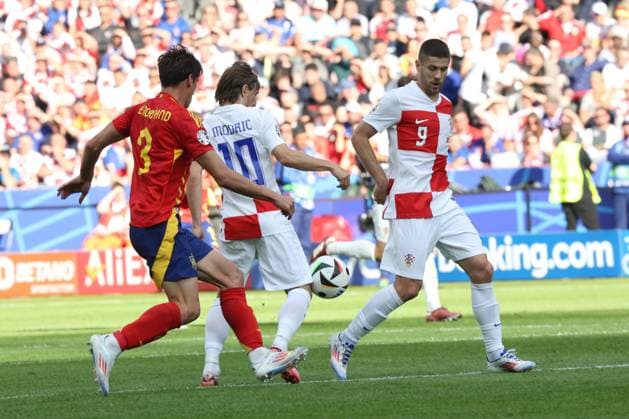 DEU, GER, Euro 2024, Group B, ESP vs CRO, 15 06 2024, Berliner Olympiastadion, Berlin, DEU, GER, Euro 2024, Group B, ESP vs CRO, in the picture Robin Le Normand Spain 3 , c10 , Andrej Kramaric Croatia 9 Photo Juergen Engler nordphoto GmbH nordphotoxGmbHx xEngler nph00076