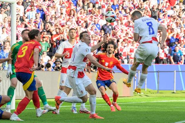 GER, Berlin, Football, Spain vs Croatia, Group B, Group stage, UEFA EURO 2024, MD3, SP1, Olympia Stadion Berlin, header attempt on goal by Spain, Mateo Kovacic Croatia , 15 06 2024, Copyright: HMBxMedia UwexKoch