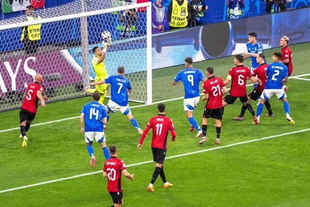 GER, EURO 2024, Group B, Italy ITA vs Albania ALB 15 06 2024, BVB Stadium Dortmund, Dortmund, GER, EURO 2024, Group B, Italy ITA vs Albania ALB In the picture The 1 1, the equalizer for Italy by Alessandro Bastoni Italy ITA, 23 nordphotoxGmbHxx xDenkinger nph00015