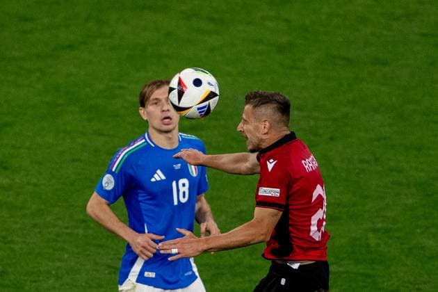 GER, EURO 2024, Group B, Italy ITA vs Albania ALB 15 06 2024, BVB Stadium Dortmund, Dortmund, GER, EURO 2024, Group B, Italy ITA vs Albania ALB In the picture Nicolo Barella Italy ITA, 18 header header duel Dynamics, action, action, game scene Gestures, facial expressions, emotions nordphotoxGmbHxx xDenkinger nph00015