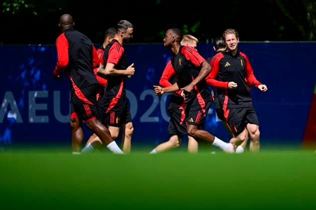 EURO 2024, Nationalteam Belgien, Training Belgium Media Activities - UEFA EURO, EM, Europameisterschaft,Fussball 2024 16 06 2024 FREIBERG AM NECKA, GERMANY - JUNE 16 : Carrasco Yannick forward of Belgium, De Bruyne Kevin forward of Belgium, Lukaku Romelu forward of Belgium during a training session of the Belgian Red Devils at the UEFA EURO 2024 European Football Championship tournament on June 16, 2024 in Freiberg am Necka, Germany, 16 06 2024 Freiberg am Necka Germany Copyright: xPeterxDexVoechtx