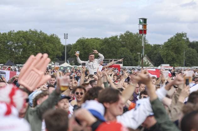 A general view of England fans in the fan zone at Trabrennbahn, Gelsenkirchen, Germany Serbia v England, UEFA European Championship, EM, Europameisterschaft 2024, Group C, Football, Arena Aufschalke, Gelsenkirchen, Germany - 16 Jun 2024 EDITORIAL USE ONLY No use with unauthorised audio, video, data, fixture lists, club league logos or live services. Online in-match use limited to 120 images, no video emulation. No use in betting, games or single club league player publications. Copyright: xPaulxCurrie Shutterstockx 14541951bi