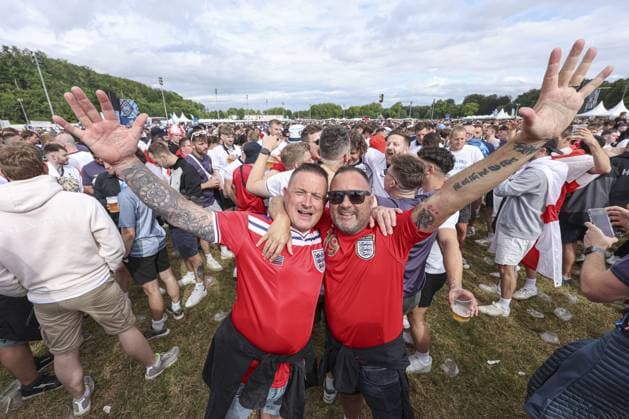 A general view of England fans in the fan zone at Trabrennbahn, Gelsenkirchen, Germany Serbia v England, UEFA European Championship, EM, Europameisterschaft 2024, Group C, Football, Arena Aufschalke, Gelsenkirchen, Germany - 16 Jun 2024 EDITORIAL USE ONLY No use with unauthorised audio, video, data, fixture lists, club league logos or live services. Online in-match use limited to 120 images, no video emulation. No use in betting, games or single club league player publications. Copyright: xPaulxCurrie Shutterstockx 14541951bs