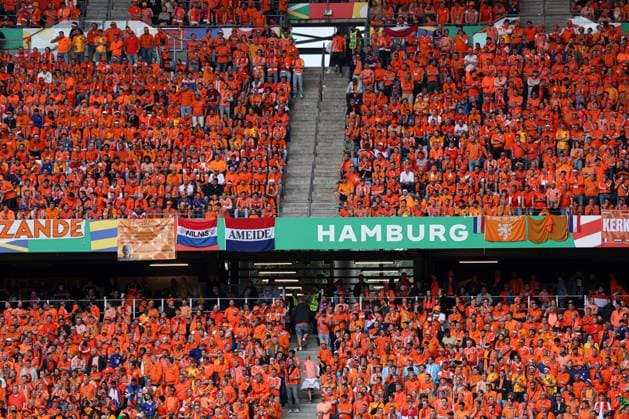 Supporters of The Netherlands watch on Poland v Netherlands, UEFA European Championship, EM, Europameisterschaft 2024, Group D, Football, Volksparkstadion, Hamburg, Germany, 16 Jun 2024 EDITORIAL USE ONLY No use with unauthorised audio, video, data, fixture lists, club league logos or live services. Online in-match use limited to 120 images, no video emulation. No use in betting, games or single club league player publications. Copyright: xMattxWest Shutterstockx 14539367gw