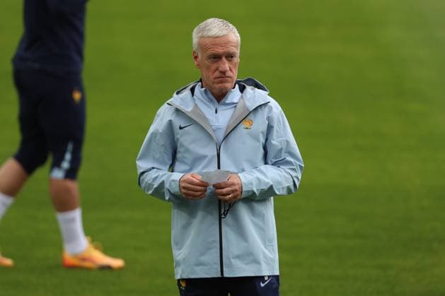 Coach Didier Deschamps France looks on, UEFA EURO 2024 Group D, Austria vs France, Paul Janes Stadion on June 16, 2024 in Dusseldorf, Germany Photo by Oliver Kaelke DeFodi Images Coach Didier Deschamps France looks on, UEFA EURO 2024 Group D, Austria vs France, Paul Janes Stadion on June 16, 2024 in Dusseldorf, Germany Photo by Oliver Kaelke DeFodi Images Defodi 678 2024 06 16 OK AUTFRA 0034 Defodi-678