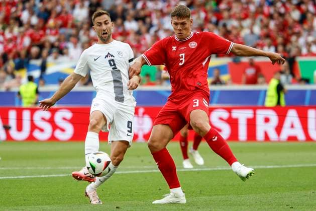16 06 2024, Football, European Championship, Slovenia Denmark, GER, Stuttgart, Football Arena, picture from left Andraz Sporar Slovenia, 9 , Jannik Vestergaard Denmark, 3 , Action, duels, fighting for the ball, Copyright: HMBxMedia xHeikoxBecker