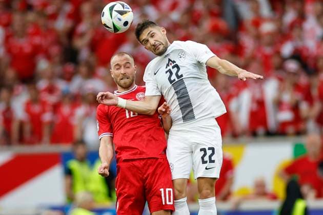 16 06 2024, Football, European Championship, Slovenia Denmark, GER, Stuttgart, Football Arena, picture from left Christian Eriksen Denmark, 10 Adam Gnezda Cerin Slovenia, 22 , Action, duels, fighting for the ball, head, Copyright: HMBxMedia xHeikoxBecker