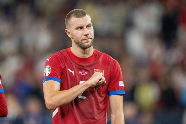 GER, EURO 2024, Group C, Serbia SRB vs England GBR 16 06 2024, Arena AufSchalke, Gelsenkirchen, GER, EURO 2024, Group C, Serbia SRB vs England GBR In the picture thanks to the fans Strahinja Pavlovic Serbia SRB, 02 gestures, facial expressions, emotions single action, half body half body cropped image, single image, action, action, game scene hand on the crest nordphotoxGmbHxx xDenkinger nph00015