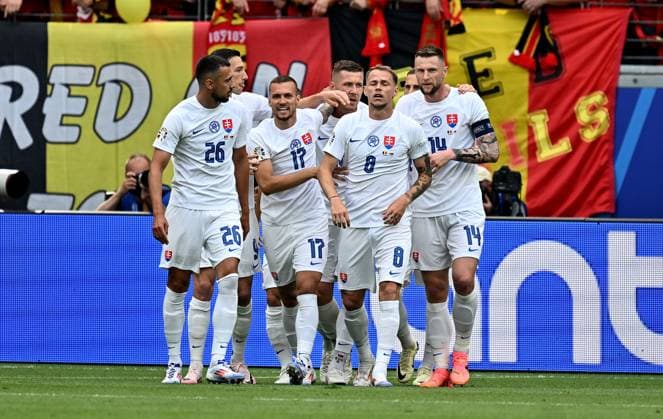 17 06 2024, xscotx, Football EM 2024, Belgium Slovakia, emspor, v l Goalscorer Goalscorer Ivan Schranz Slovakia Slovakia national soccer team Slovenska futbalova reprezentacia , Lukas Haraslin Slovakia Slovakia national soccer team Slovenska futbalova reprezentacia , Ondrej Duda Slovakia Slovakia national soccer team Slovenska futbalova reprezentacia , Milan Skriniar Slovakia Slovakia national soccer team Slovenska futbalova reprezentacia Torjubel, Jubel, Goal celebration, celebrate the goal zum 0 1 jubelnd bejubelt jubeln jubeln Frankfurt am Main
