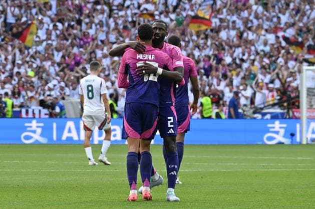 19 06 2024, xsltx, European Football Championship 2024, Germany Hungary emspor, v l Jamal Musiala Germany, 10 , Antonio Ruediger Rüdiger, Germany, 2 Jubel, Torjubel, jubelt ueber das Tor, celebrate the goal, celebration DFL DFB REGULATIONS PROHIBIT ANY USE OF PHOTOGRAPHS as IMAGE SEQUENCES and or QUASI VIDEO Stuttgart