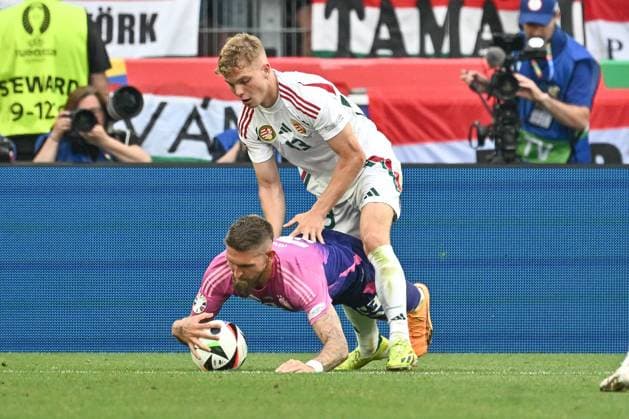 19 06 2024, xscotx, European Football Championship 2024, Germany Hungary, emspor, v l Robert Andrich Germany, 23 , Andras Schaefer Schäfer, Hungary, 13 duel, duel, fight, tackle Stuttgart
