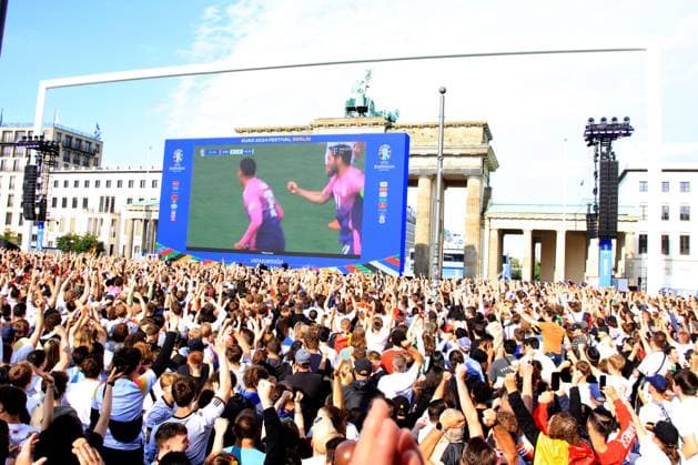 DEU, FIFA, EM 2024, Fan Mile, Brandenburg Gate, 19 06 2024, Brandenburg Gate, Berlin, DEU, FIFA, EM 2024, Fan Mile, Brandenburg Gate, in the picture Photo Juergen Engler nordphoto GmbH nordphotoxGmbHx xEngler nph00076
