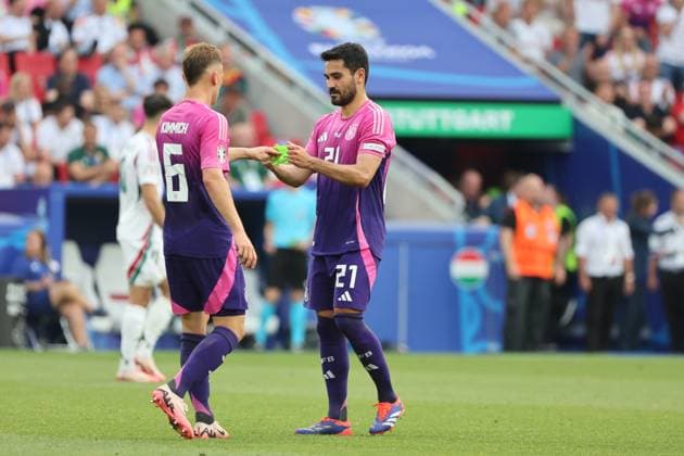 Change of captains armband from captain Ilkay Gündogan Germany, No. 21 to Joshua Kimmich Germany, No. 6 , preliminary round match M14, GER HUN, Group A, European Football Championship, Germany vs Hungary, European Football Championship, Germany vs Hungary, Stuttgart, 19 06 2024,