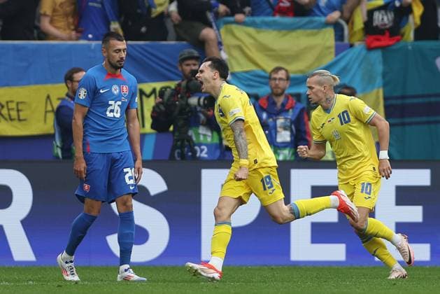 - Slovakia v Ukraine, UEFA EURO, EM, Europameisterschaft,Fussball 2024, Group Stage, Group E, Dusseldorf Arena, Dusseldorf, Germany - 21st June 2024. GOAL 1-1, Mykola Shaparenko of Ukraine goal celebration. - Slovakia v Ukraine, UEFA Euro 2024, Group Stage, Group E, Dusseldorf Arena, Dusseldorf, Germany - 21st June 2024. Dusseldorf Dusseldorf Arena Germany Copyright: xDanxWeirx CP_Slovakia_Ukraine_38