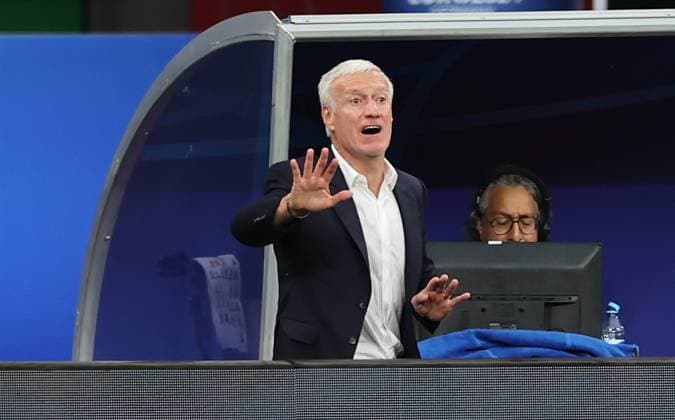 21 06 2024, European Football Championship, UEFA EURO 2024, Netherlands France, Group D, Stadion Leipzig, v l , Coach Didier Deschamps France gives instructions, gesticulates, gesticulate with arms gives instructions, gesticulate Copyright: HMBxMedia