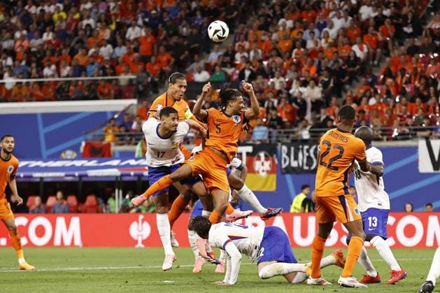 LEIPZIG - (l-r) William Saliba of France, Virgil van Dijk of Holland, Nathan Ake of Holland, Theo Hernandez of France, Denzel Dumfries of Holland, N Golo Kante of France during the UEFA EURO, EM, Europameisterschaft,Fussball 2024 group D match between the Netherlands and France in the Leipzig Stadium on June 21, 2024 in Leipzig, Germany. ANP MAURICE VAN STEEN UEFA EURO 2024 2024 xVIxANPxSportx xxANPxIVx 501709859 originalFilename: 501709859.jpg