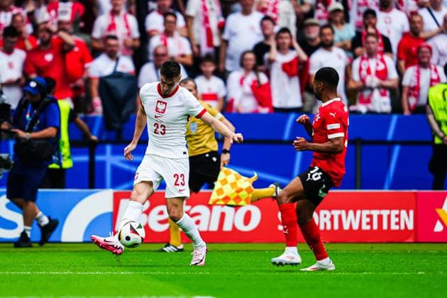 Krzysztof Piatek Poland, 23 , Philipp Mwene Austria, 16 GER, Poland vs Austria, European Football Championship, UEFA Euro 2024, Matchday 2, 21 06 2024 GER, Poland vs Austria, European Football Championship, UEFA Euro 2024, Matchday 2, 21 06 2024 Berlin Copyright: xEibner-Pressefoto MarcelxvonxFehrnx EP_MFN