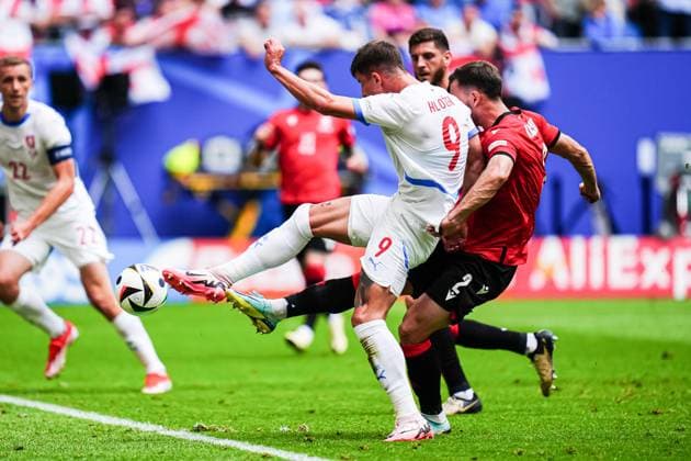 Goal for 0 1 Adam Hlozek Czech Republic, 09 , for handball after VAR decision, video referee, video evidence BUT CANCELLED GER, Georgia vs Czech Republic, European Football Championship, UEFA Euro 2024, Matchday 2, 22 06 2024 GER, Georgia vs Czech Republic, European Football Championship, UEFA Euro 2024, Matchday 2, 22 06 2024 Hamburg Copyright: xEibner-Pressefoto MarcelxvonxFehrnx EP_MFN
