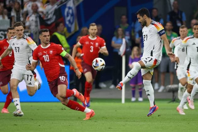 İlkay Guendogan GER, 21 on the ball with Granit Xhaka Switzerland, 10 , Football, UEFA , European Championship, Group A 2024, Switzerland vs Germany, 23 06 2024, Frankfurt Arena, Frankfurt, Germany Frankfurt Frankfurt Arena Hessen Germany Copyright: xGrantxHubbsx