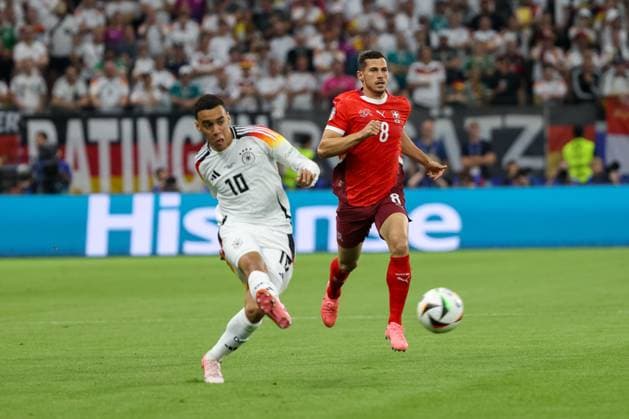 Jamal Musiala GER, 10 with Remo Freuler Switzerland, 08 , Football, UEFA , European Championship, Group A 2024, Switzerland vs Germany, 23 06 2024, Frankfurt Arena, Frankfurt, Germany Frankfurt Frankfurt Arena Hessen Germany Copyright: xGrantxHubbsx