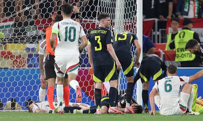 - Scotland v Hungary, UEFA EURO, EM, Europameisterschaft,Fussball 2024, Group Stage, Group A, Stuttgart Arena, Stuttgart, Germany - 23rd June 2024. Barnabas Varga of Hungary goes down injured and is stretchered off the pitch. - Scotland v Hungary, UEFA Euro 2024, Group Stage, Group A, Stuttgart Arena, Stuttgart, Germany - 23rd June 2024. Stuttgart Stuttgart Arena Germany Copyright: xDanxWeirx CP_Scotland_Hungary_47