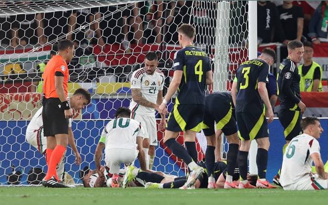 - Scotland v Hungary, UEFA EURO, EM, Europameisterschaft,Fussball 2024, Group Stage, Group A, Stuttgart Arena, Stuttgart, Germany - 23rd June 2024. Barnabas Varga of Hungary goes down injured and is stretchered off the pitch. - Scotland v Hungary, UEFA Euro 2024, Group Stage, Group A, Stuttgart Arena, Stuttgart, Germany - 23rd June 2024. Stuttgart Stuttgart Arena Germany Copyright: xDanxWeirx CP_Scotland_Hungary_48