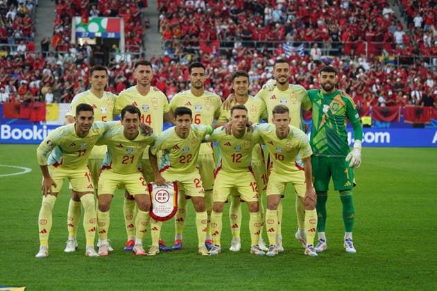 EURO 2024, Football, UEFA Euro 2024, European Championship 2024, Group stage, Group B,Albania Spain 24 06 2024, Düsseldorfarena Düsseldorf, Back row daniel Vivian, aymeric Laporte, mikel Merino, martin Zubimendi, Joselu, david Raya, Front row f l Ferran Torres, mikek Oyarzabal, Jesus Navas, Alejandro Grimaldo, dani Olmo, Spain eleven, Team photo