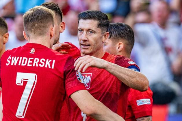 Goal to 1 1 by Robert Lewandowski Poland, 09 France vs Poland, Men, Football, Matchday 3, EURO 2024, 25 06 2024, European Championship, Group D France vs Poland, Men, Football, Matchday 3, EURO 2024, 25 06 2024, European Championship, Group D Dortmund Copyright: xEibner-Pressefoto BahhoxKarax EP_FRA