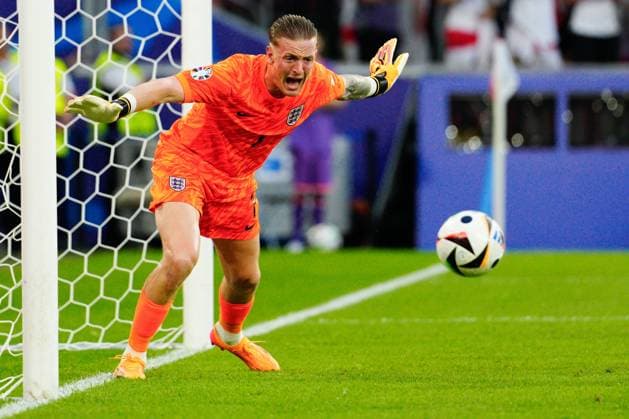 Jordan Pickford of England watches the ball go wide England v Slovenia, UEFA European Championship, EM, Europameisterschaft 2024, Group C, Football, Cologne Stadium, Cologne, Germany, 25 Jun 2024 EDITORIAL USE ONLY No use with unauthorised audio, video, data, fixture lists, club league logos or live services. Online in-match use limited to 120 images, no video emulation. No use in betting, games or single club league player publications. Copyright: xDavexShopland Shutterstockx 14555527bi