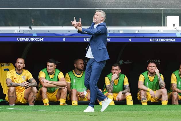 Edward Iordanescu Romania, Coach GER, Slovakia SVK vs Romania ROU , European Football Championship, UEFA EURO 2024, Group E, Matchday 3, 26 06 2024 GER, Slovakia SVK vs Romania ROU , European Football Championship, UEFA EURO 2024, Group E, Matchday 3, 26 06 2024 Frankfurt Copyright: xEibner-Pressefoto RogerxBuerkex EP