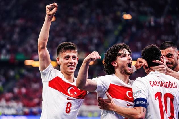 Goal celebration Turkey after scoring 0 1 Hakan Calhanoglu Turkey, 10 GER, Czech Republic vs Turkey, European Football Championship, UEFA Euro 2024, Matchday 3, 26 06 2024 GER, Czech Republic vs Turkey, European Football Championship, UEFA Euro 2024, Matchday 3, 26 06 2024 Hamburg Copyright: xEibner-Pressefoto MarcelxvonxFehrnx EP_MFN